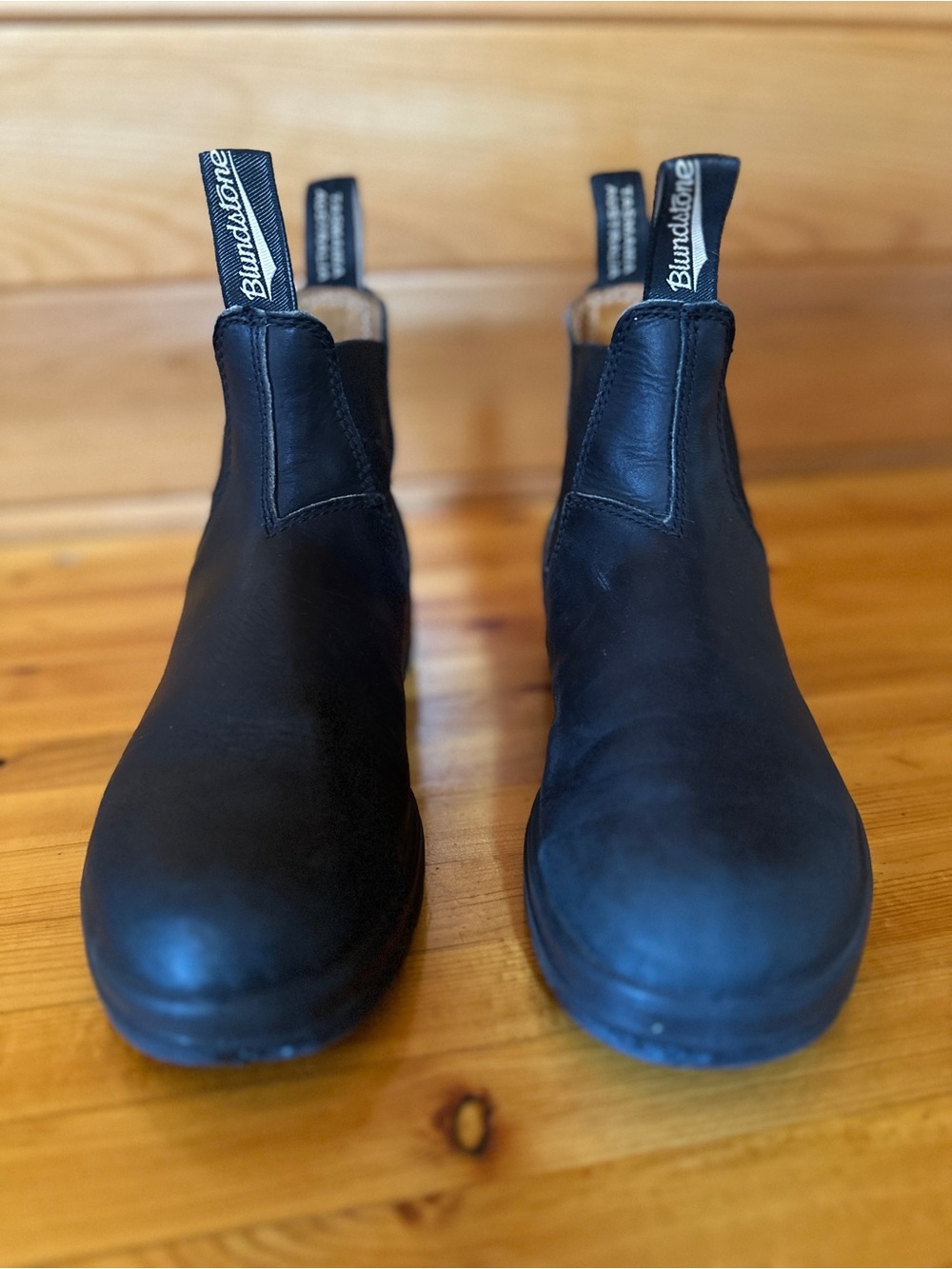 Blundstone Black Leather Pull-On Chelsea Boots, Men’s Size 5 / Women’s Size 7